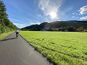Radfahrer auf dem Nahe-Radweg