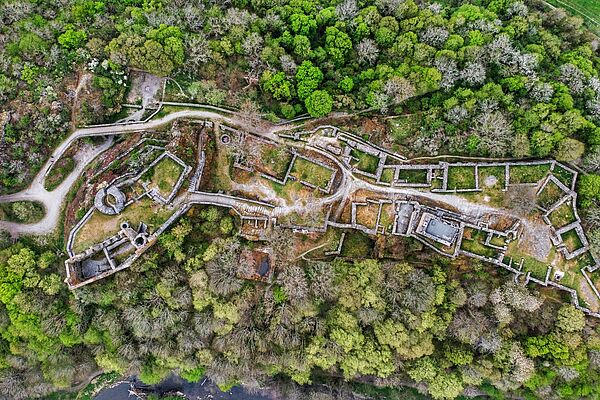 Luftaufnahme der Ruine Schmidtburg bei Schneppenbach
