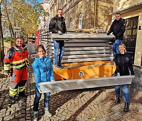 Mitarbeiter beim Einsatz während der Hochwasserschutzübung
